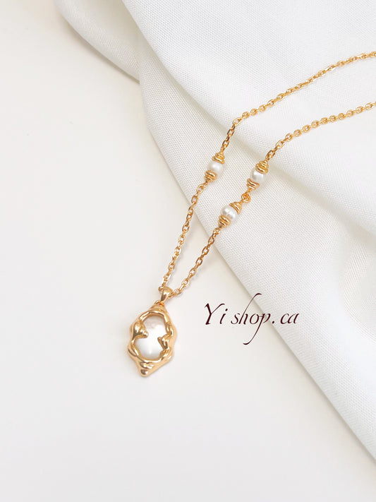 Vintage Natural Pearl Necklace